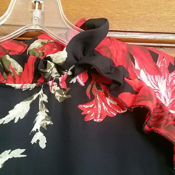 BAILEYBLUE Flowered Dress M NWOT - Picture 4 of 8